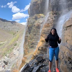 Meet your Posher, Angela